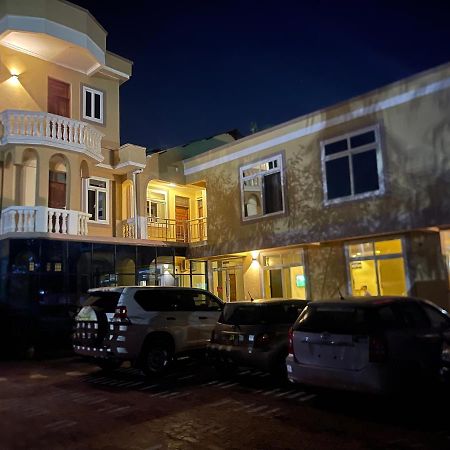 Moments Park Motel Darüsselam Dış mekan fotoğraf